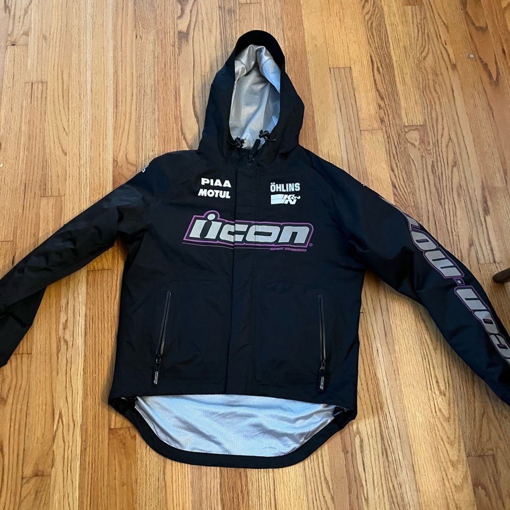 Womens Icon waterproof motorcycle rain suit.
